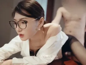 Vào phòng riêng được tiền bối nữ dâm đãng bú cây hàng cho